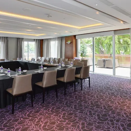 Aqueen Hotel Paya Lebar-3